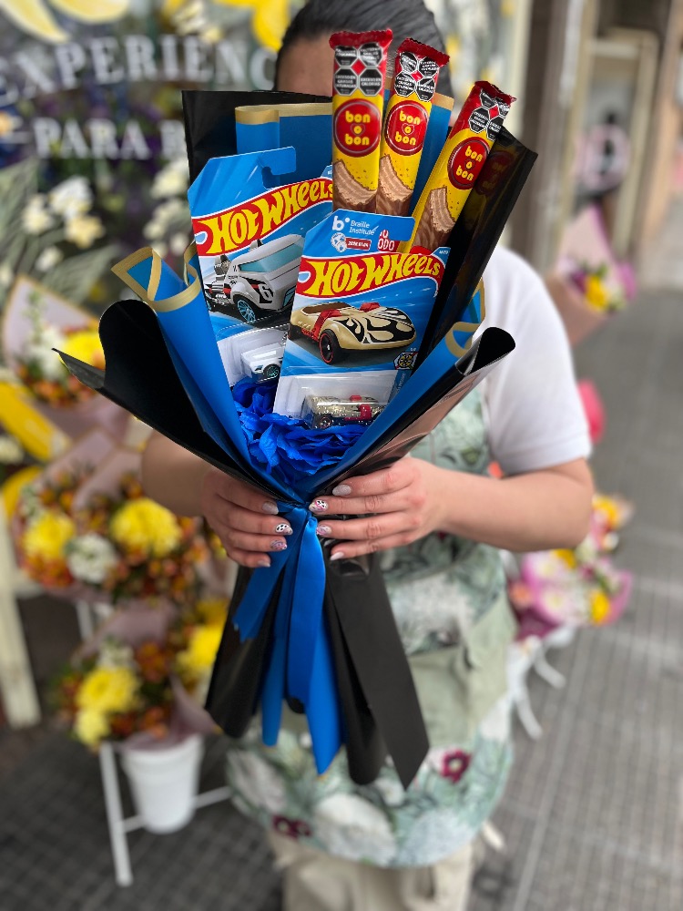 Ramo hot wheels con chocolates