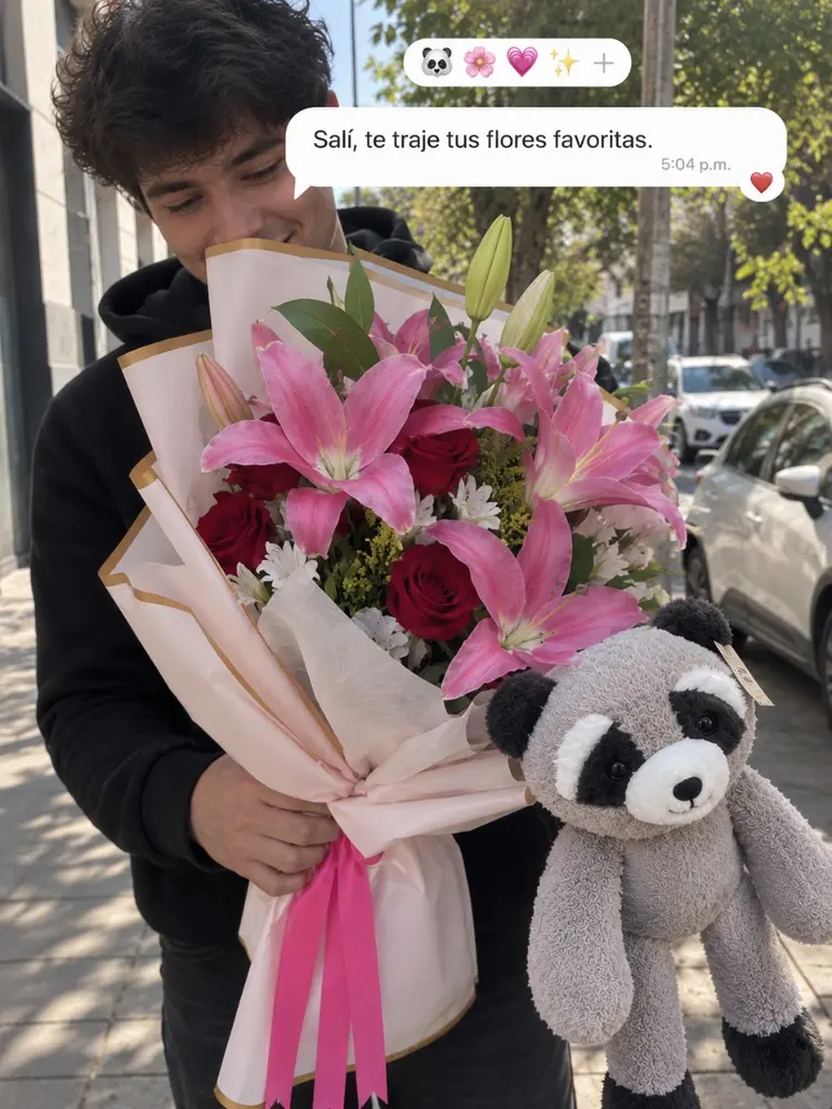 Dúo mapache y flores